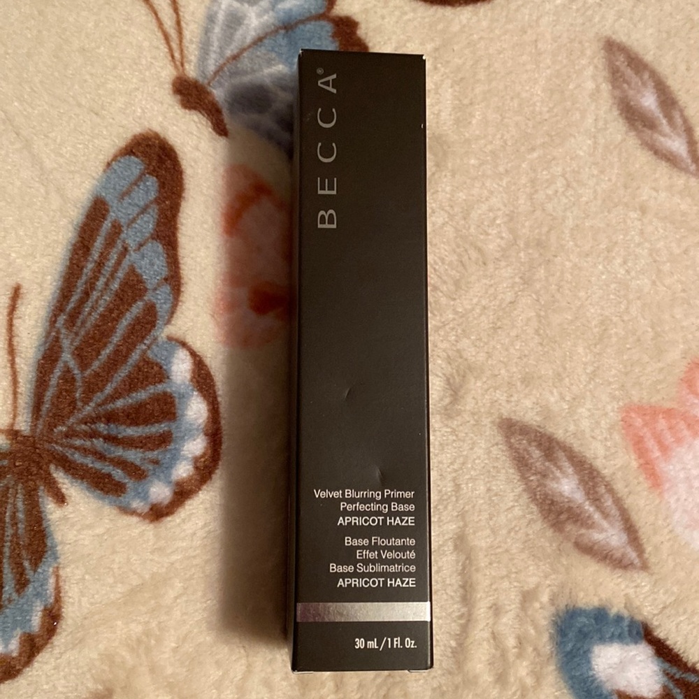 Becca velvet blurring primer